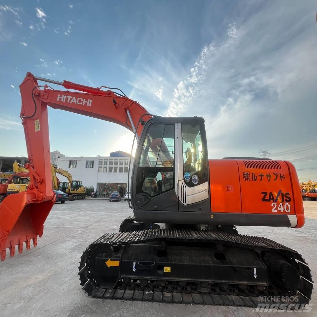 Hitachi ZX 240 Gravemaskiner på larvebånd