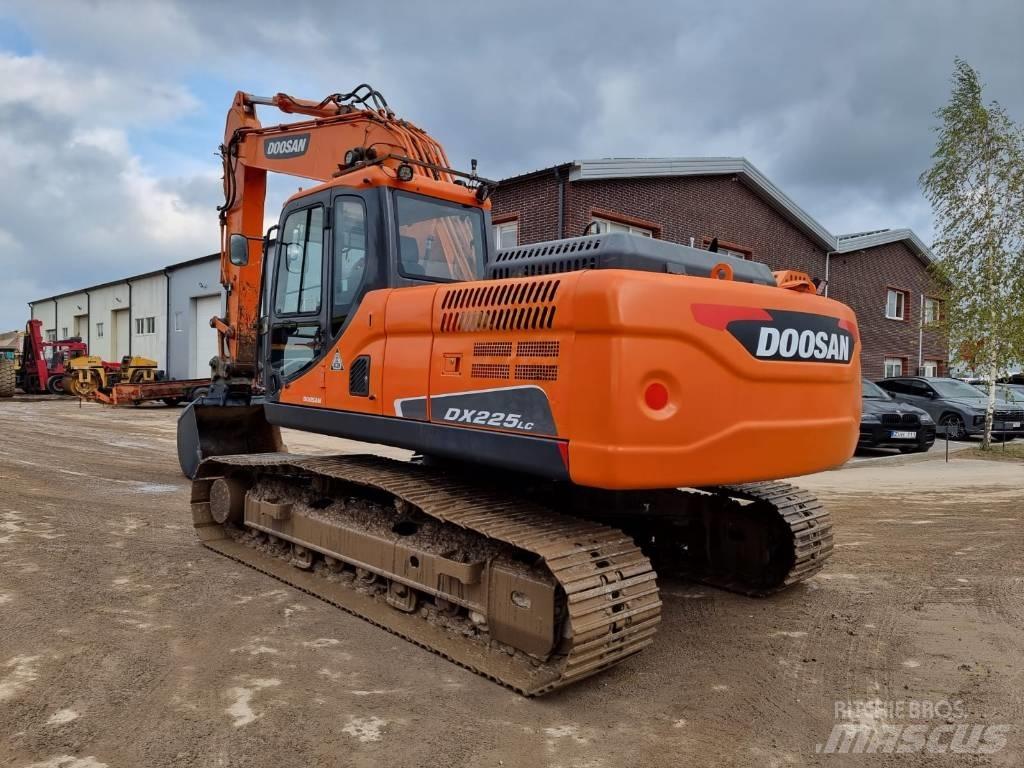Doosan DX 225 LC-3 Gravemaskiner på larvebånd