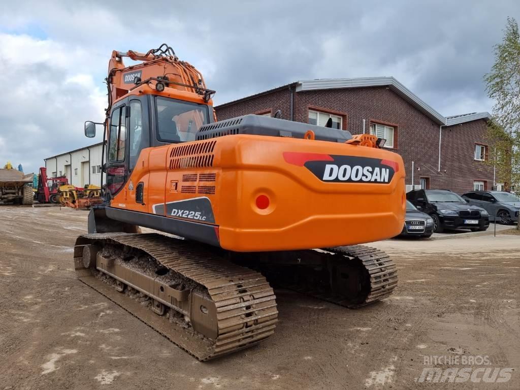 Doosan DX 225 LC-3 Gravemaskiner på larvebånd