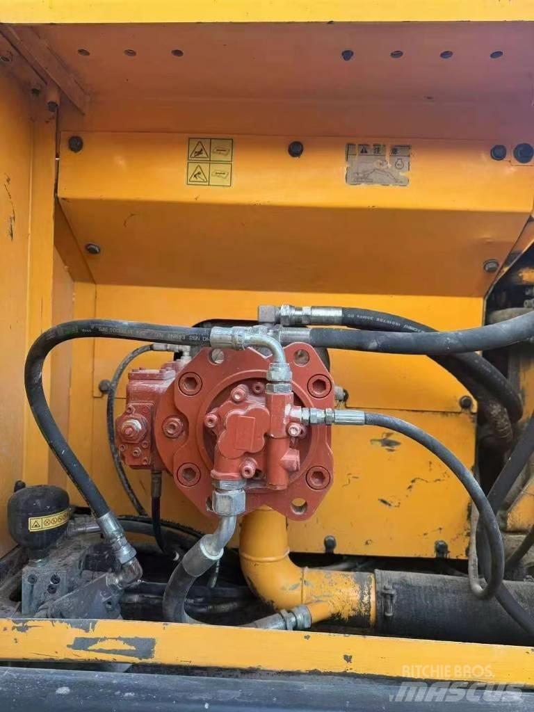 Hyundai Robex 215-7 Gravemaskiner på larvebånd