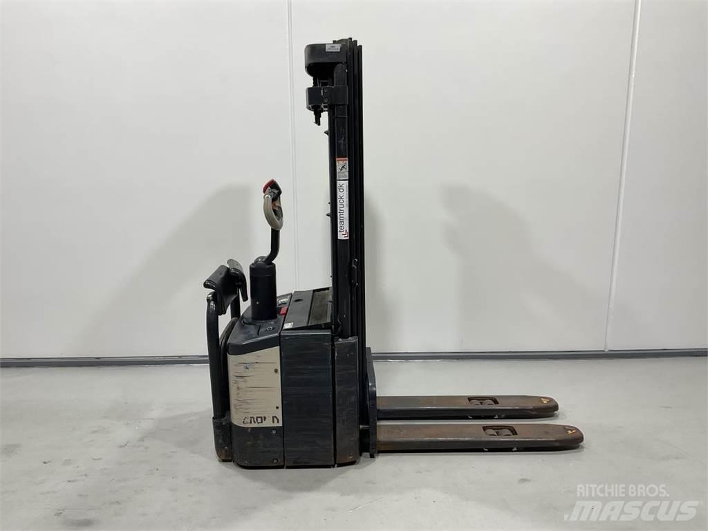 Crown WE2300S Selvkørende stablere