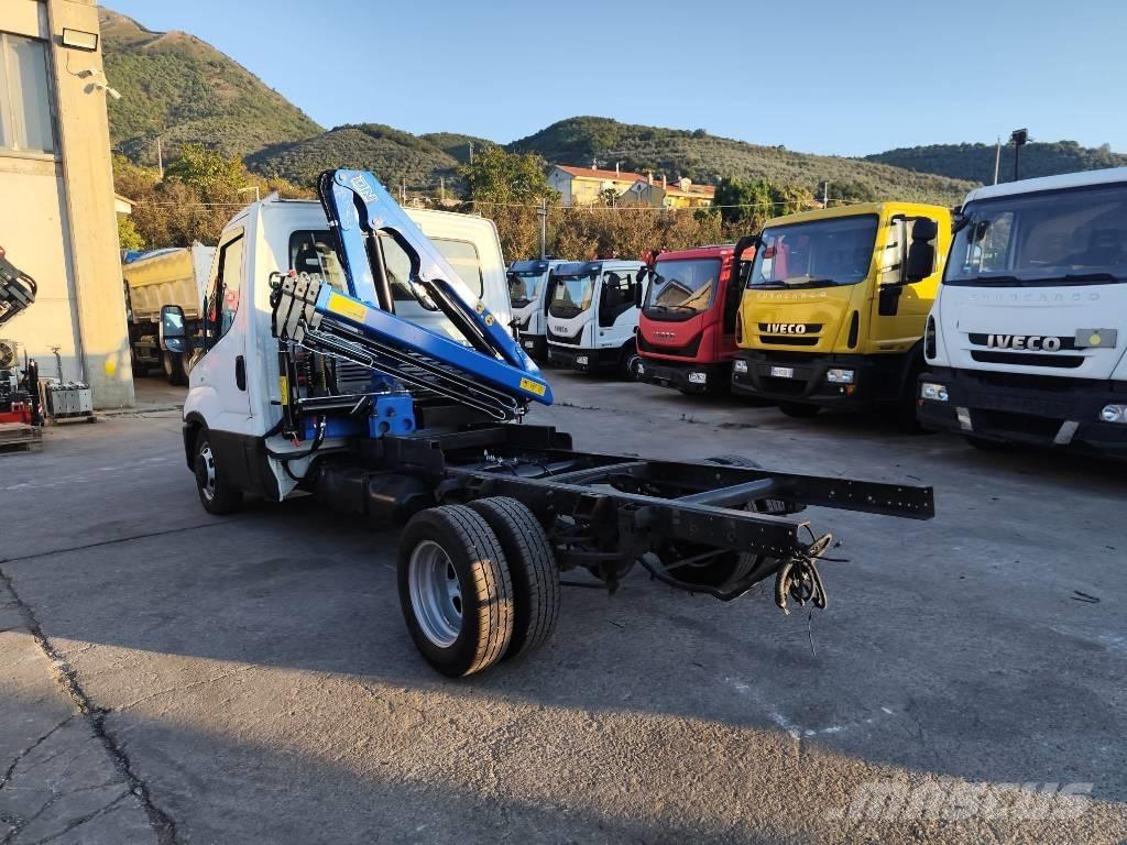 Iveco Daily 35-150 Lastbil med kran