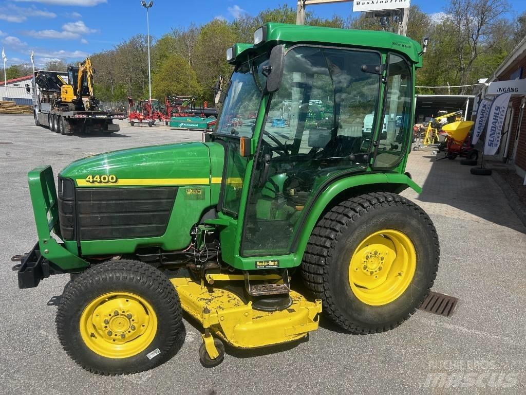 John Deere 4400 Kompakte traktorer