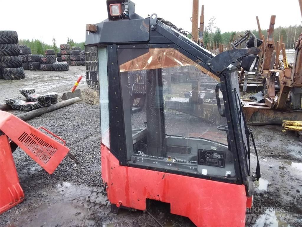 Valmet 911.1 Kabiner og interiør