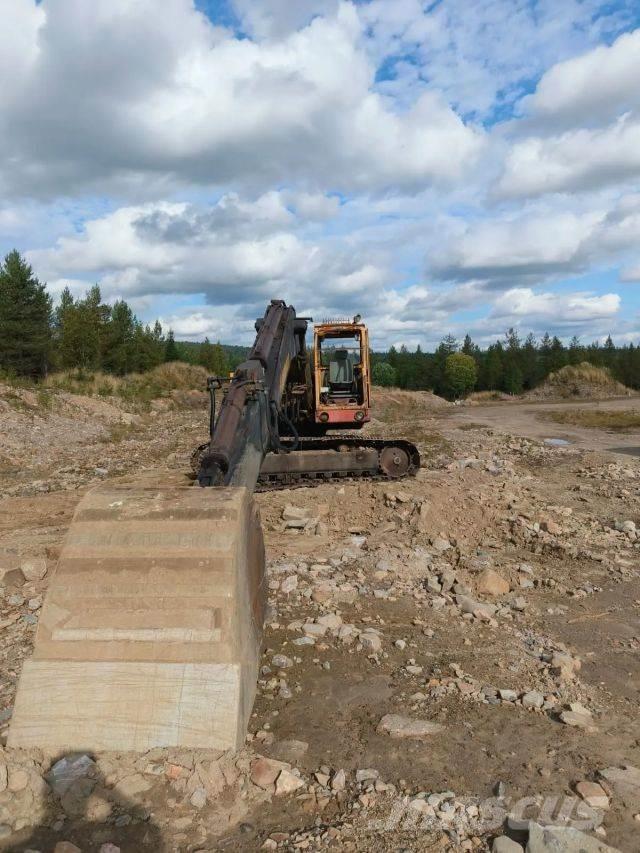Åkerman 16 Gravemaskiner på larvebånd