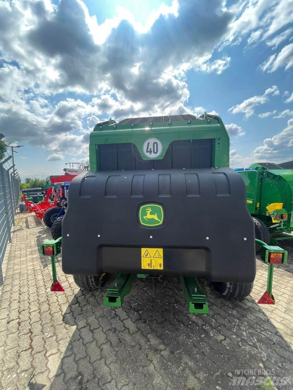 John Deere V451G Rundballe-pressere