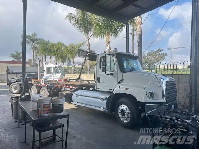 Freightliner 114SD Demonterbare/wirehejs lastbiler
