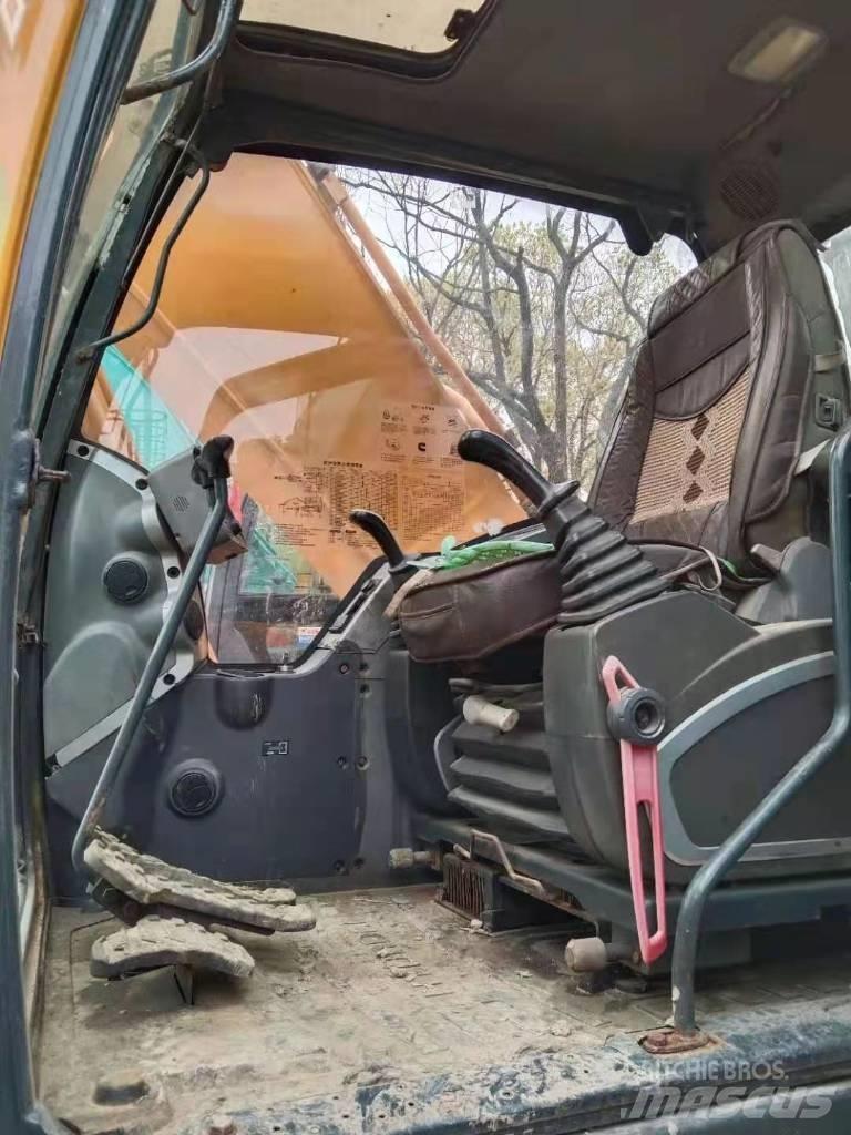 Hyundai R215-9T Gravemaskiner på hjul
