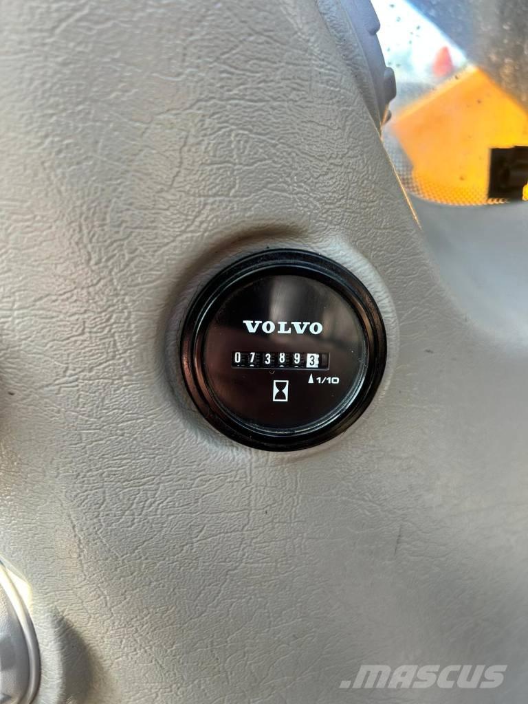 Volvo EC 220 E Gravemaskiner på larvebånd
