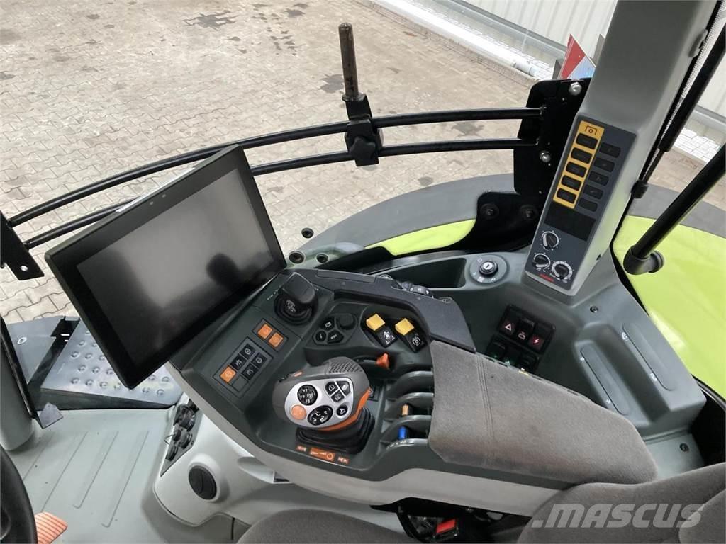 CLAAS Axion 870 Traktorer