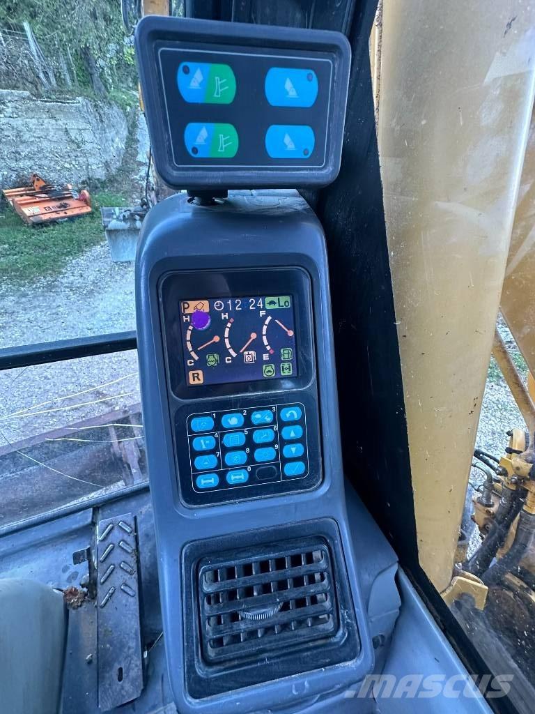 Komatsu PW 160-7E0 Gravemaskiner på hjul