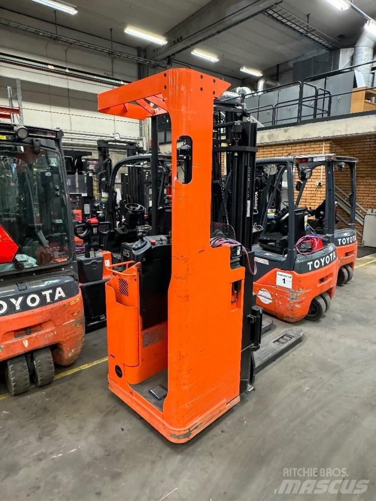 Toyota SSE135L Selvkørende stablere