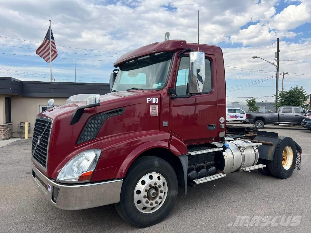 Volvo VNL 42 T300 Trækkere