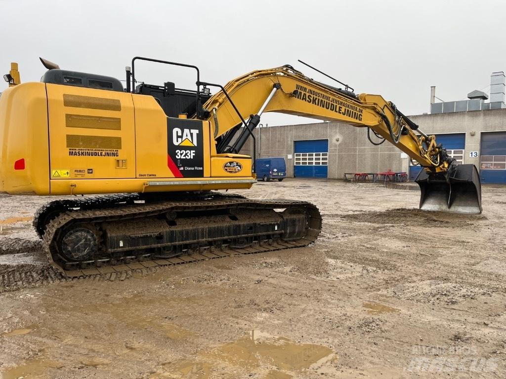 CAT 323 F L Gravemaskiner på larvebånd