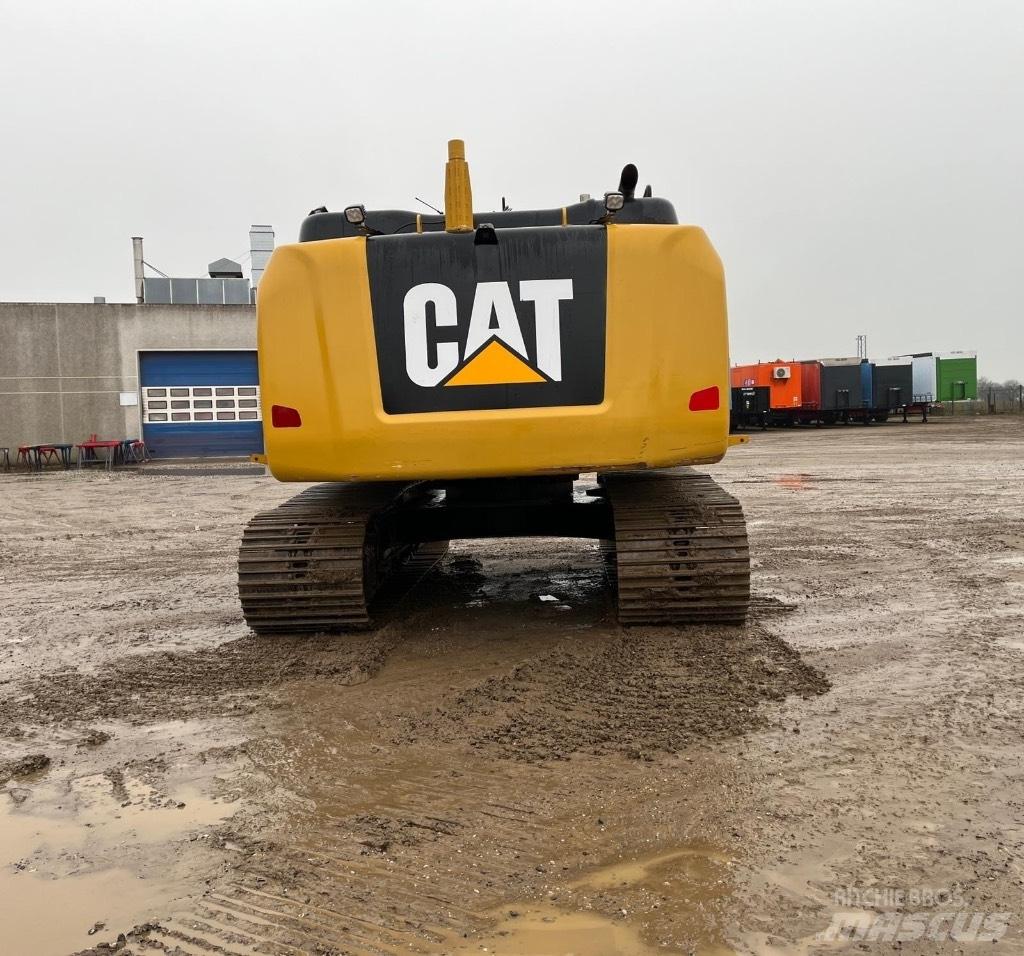 CAT 323 F L Gravemaskiner på larvebånd