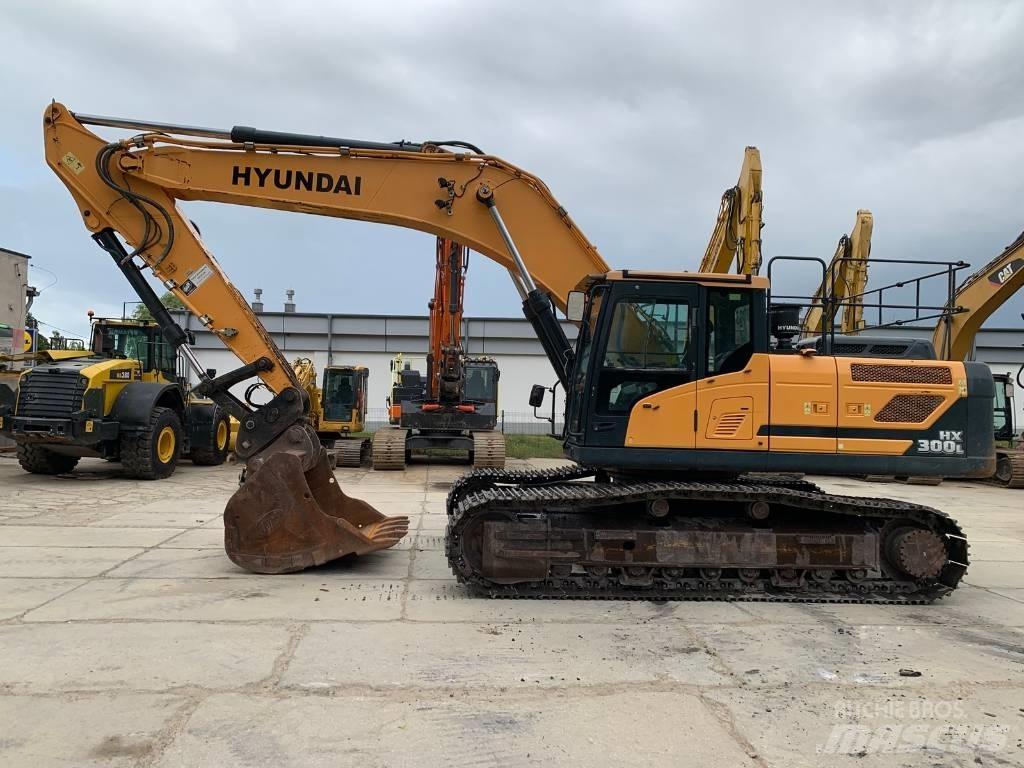 Hyundai HX 300 L Gravemaskiner på larvebånd