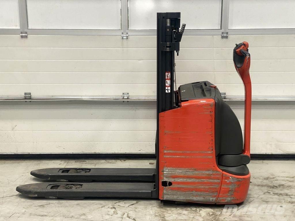 Linde L12 I Gaffelstabler med gående fører