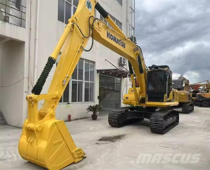 Komatsu PC220-8 Gravemaskiner på larvebånd