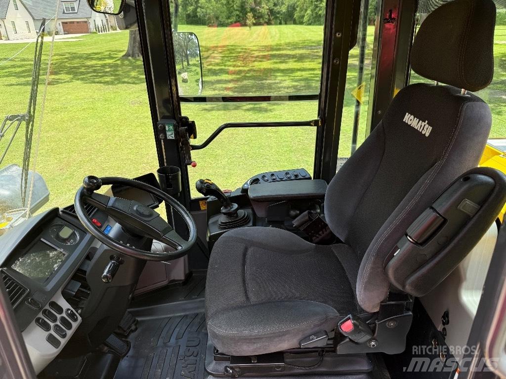 Komatsu WA 270-8 Læssemaskiner på hjul