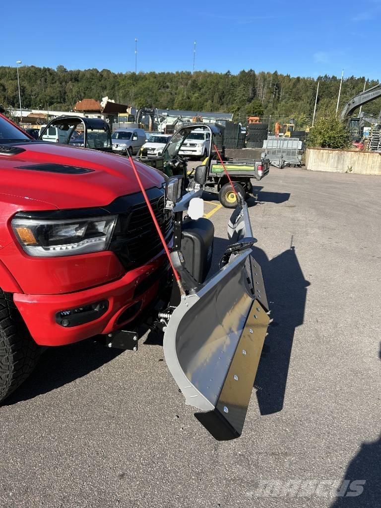 Hilltip Vikplog Sneskovle og -plove