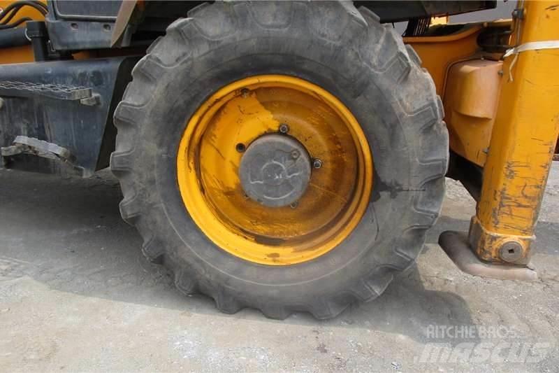 JCB 3DX4 Rendegravere