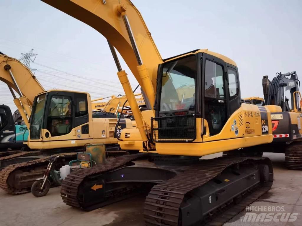 Komatsu PC 220-7 Gravemaskiner på larvebånd
