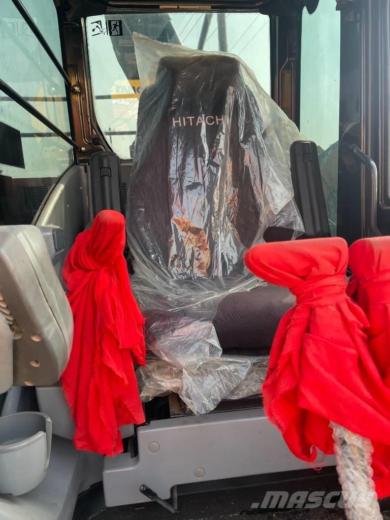 Hitachi ZX 240 Gravemaskiner på larvebånd