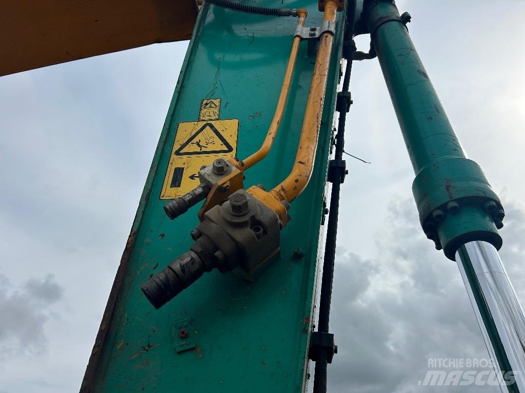 JCB 220X LC Gravemaskiner på larvebånd