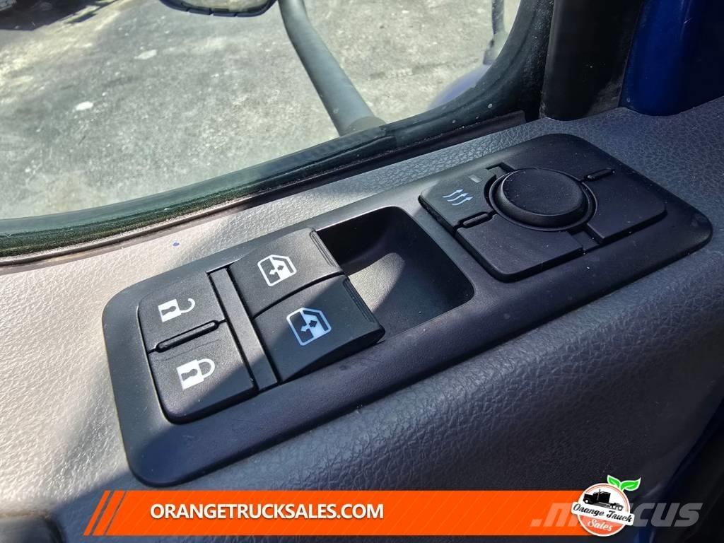 International MV607 Lastbil med lad/Flatbed