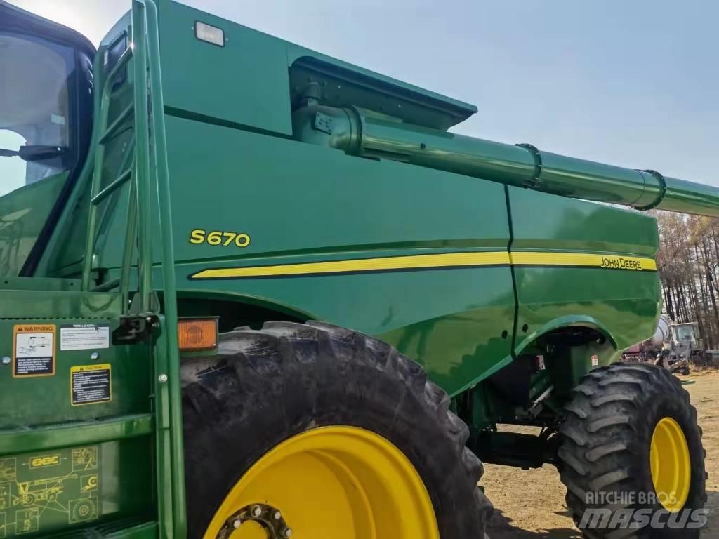 John Deere S670 Mejetærskere