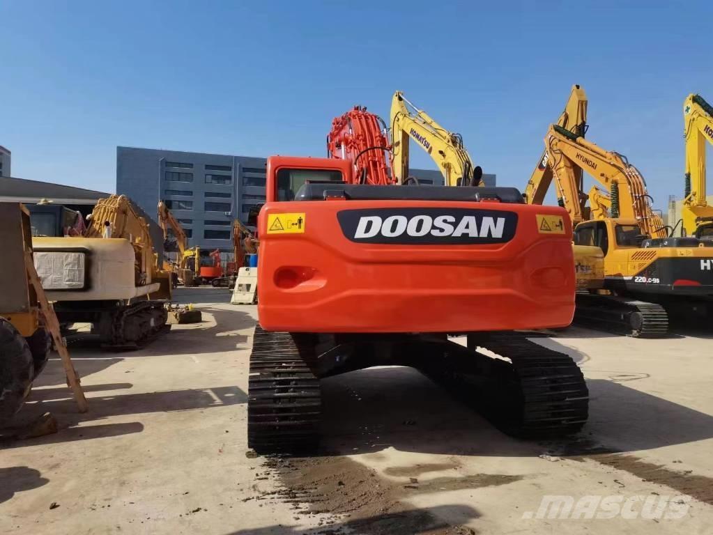 Doosan DX 225 Gravemaskiner på larvebånd
