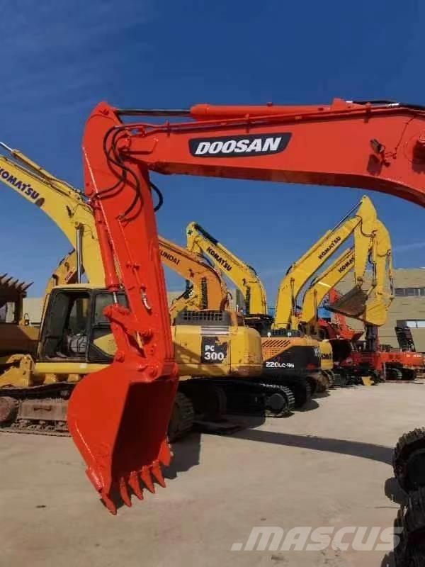 Doosan DX 225 Gravemaskiner på larvebånd