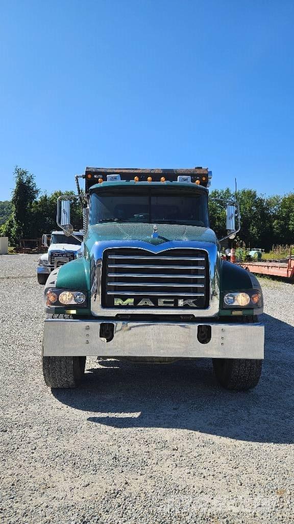 Mack CTP613 Lastbiler med tip