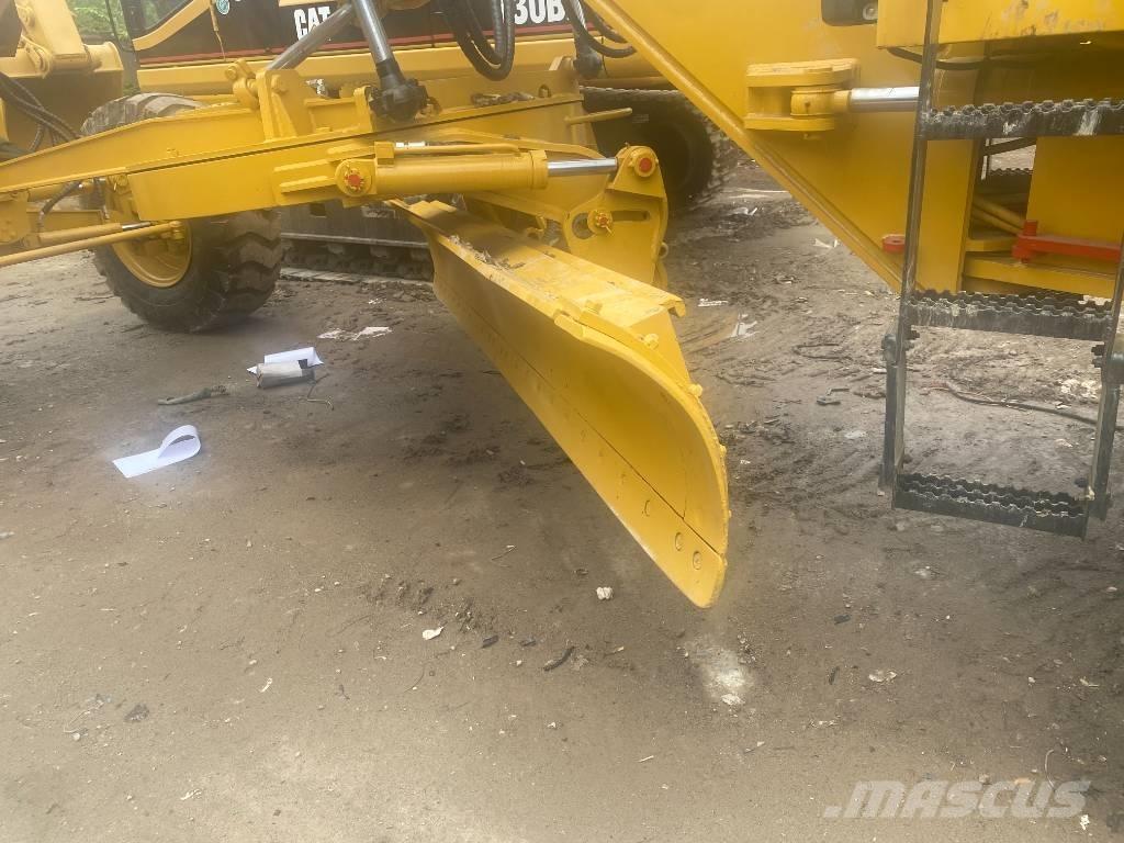 CAT 120 H Vejhøvle / Gradere