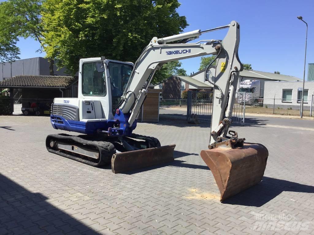 Takeuchi TB 250 Minigravemaskiner