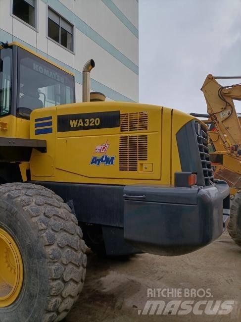 Komatsu WA 320 Læssemaskiner på hjul