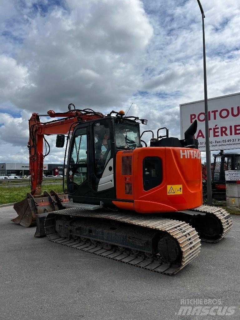 Hitachi ZX 135 US-6 Gravemaskiner på larvebånd