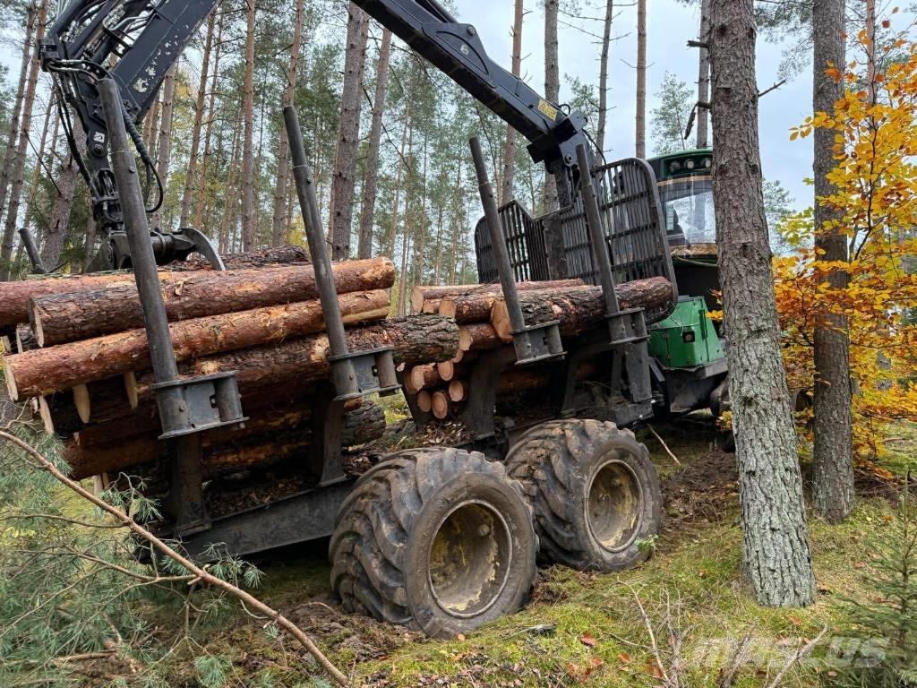 John Deere 1010 E Udkørselsmaskiner