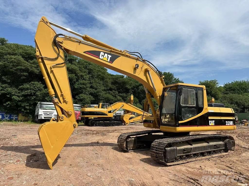 CAT 320 B L Gravemaskiner på larvebånd