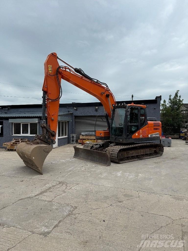 Doosan DX 140 LC Gravemaskiner på larvebånd