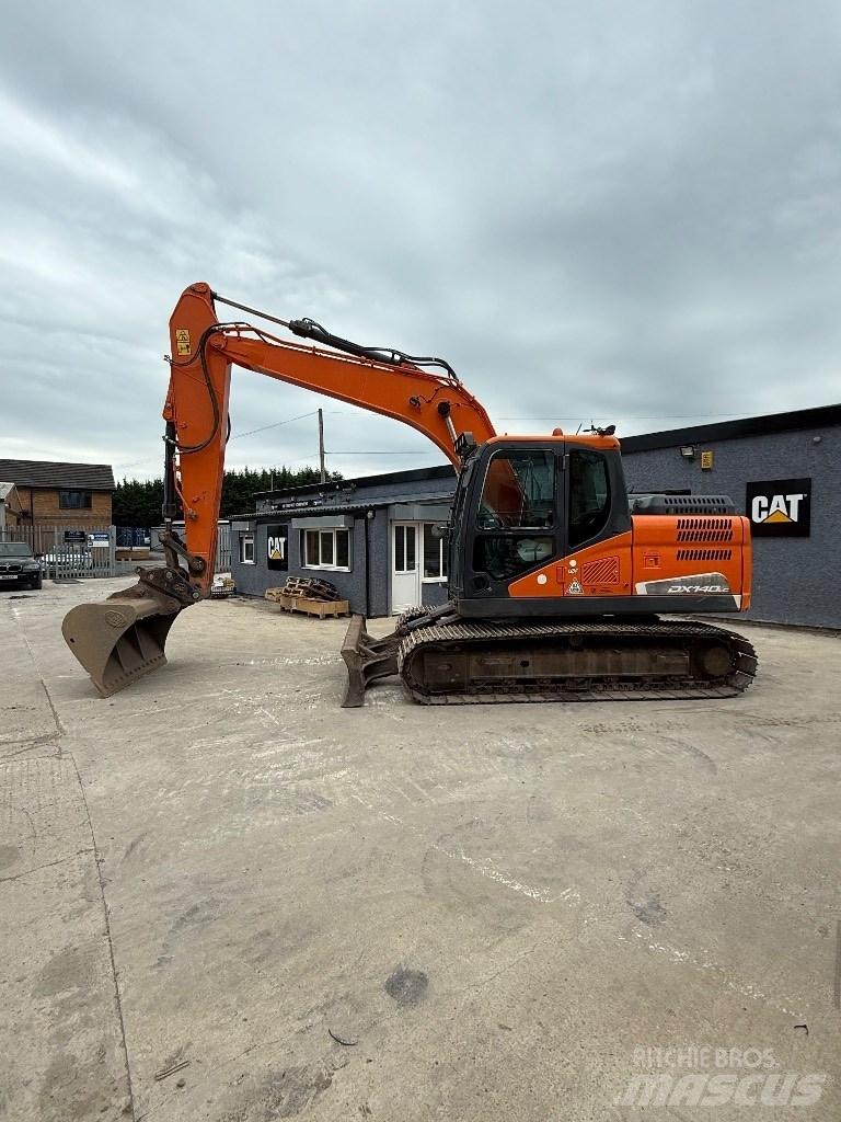 Doosan DX 140 LC Gravemaskiner på larvebånd