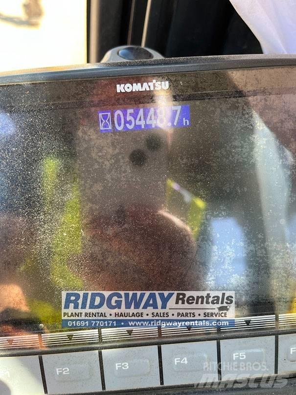 Komatsu PC 210 LC Gravemaskiner med lang gravebom