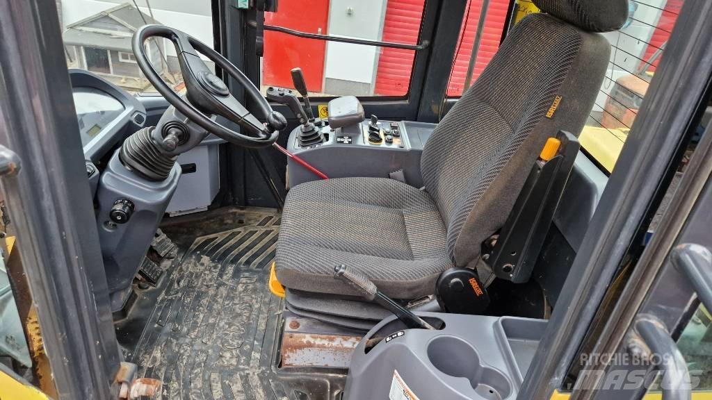 Komatsu WA 200 PZ-6 Læssemaskiner på hjul