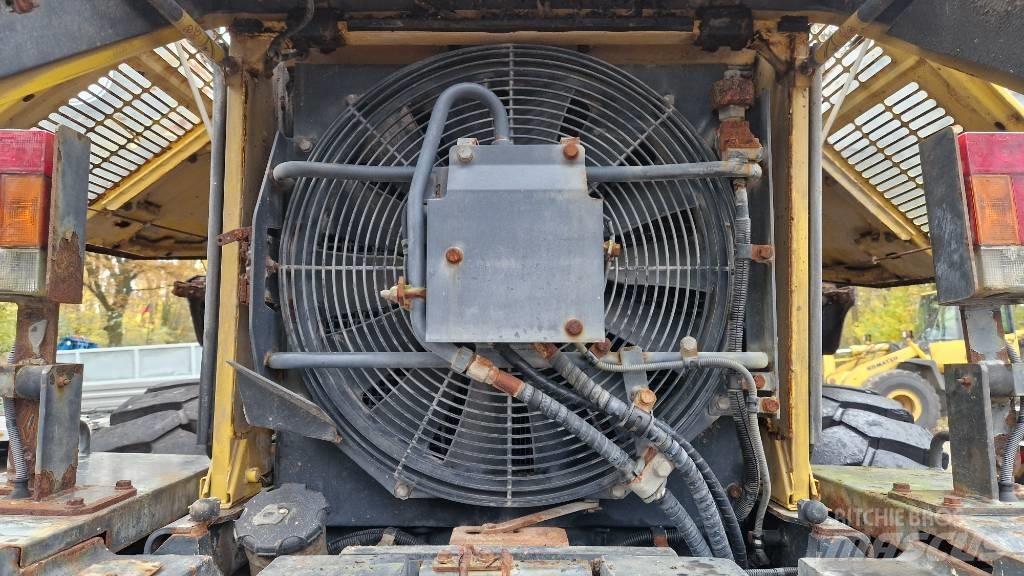 Komatsu WA 200 PZ-6 Læssemaskiner på hjul