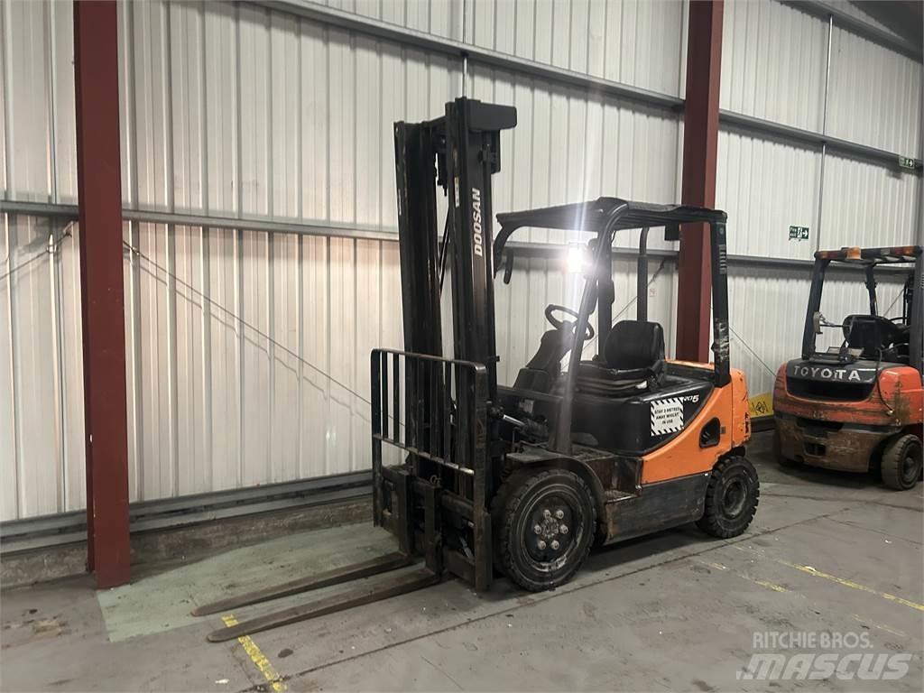 Doosan D25S-5 Diesel gaffeltrucks