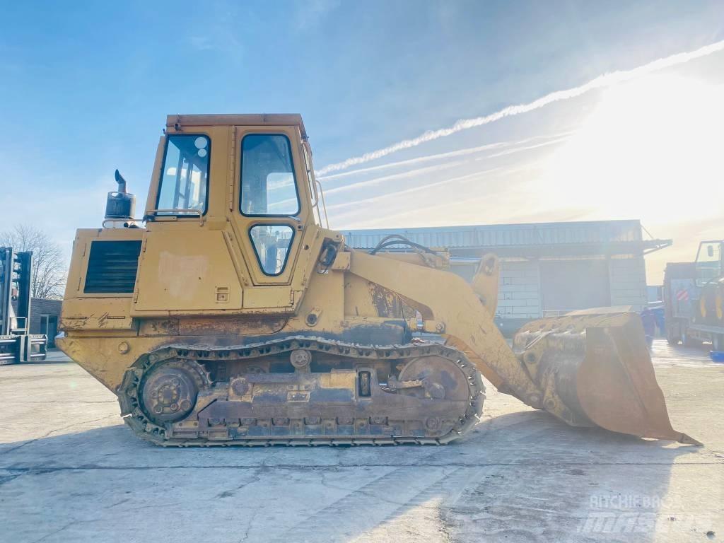 CAT 943 LGP Larvebåndslæssere