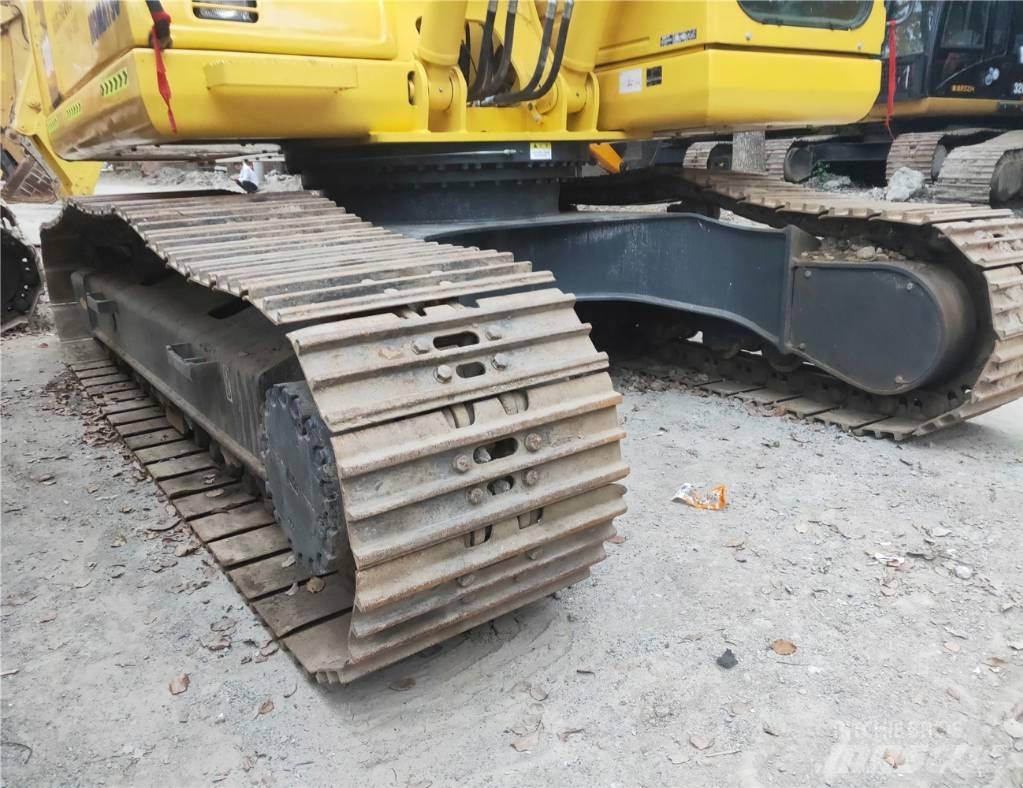Komatsu PC200-7 Gravemaskiner på larvebånd