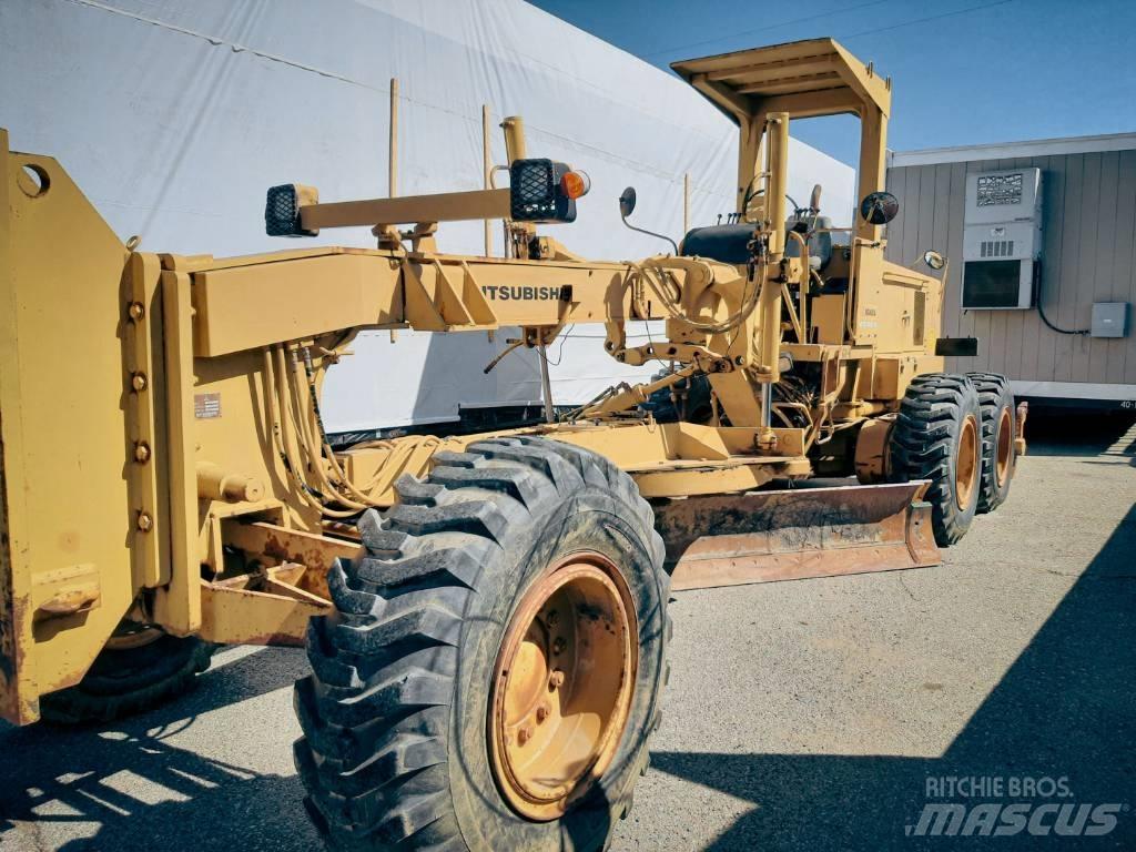 Mitsubishi MG400 Vejhøvle / Gradere