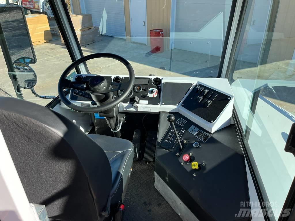 Capacity TJ9000 DOT Terminaltraktorer