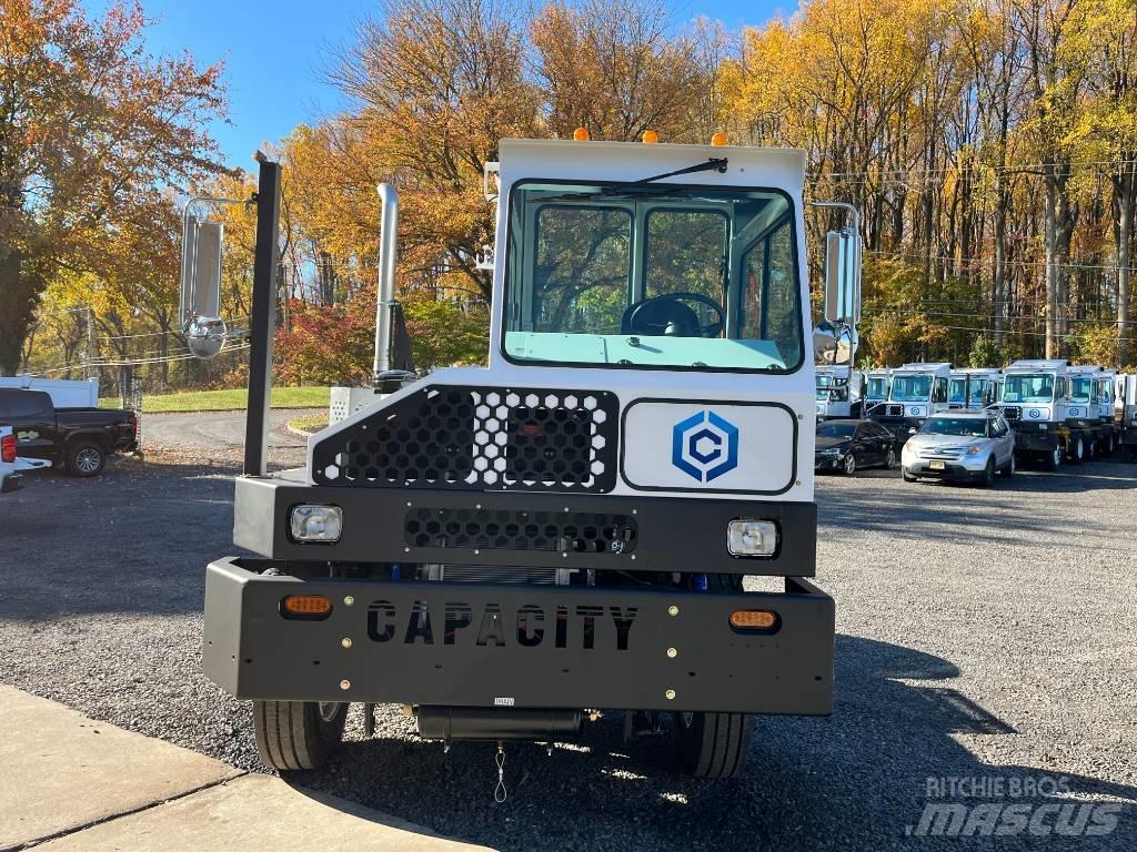 Capacity TJ9000 DOT Terminaltraktorer